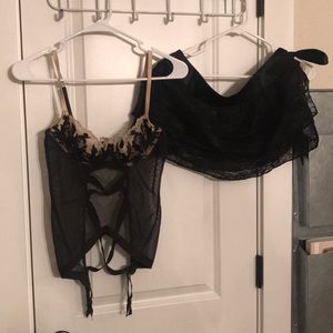 Victoria’s Secret Lingerie & Fredricks blk skirt🔥